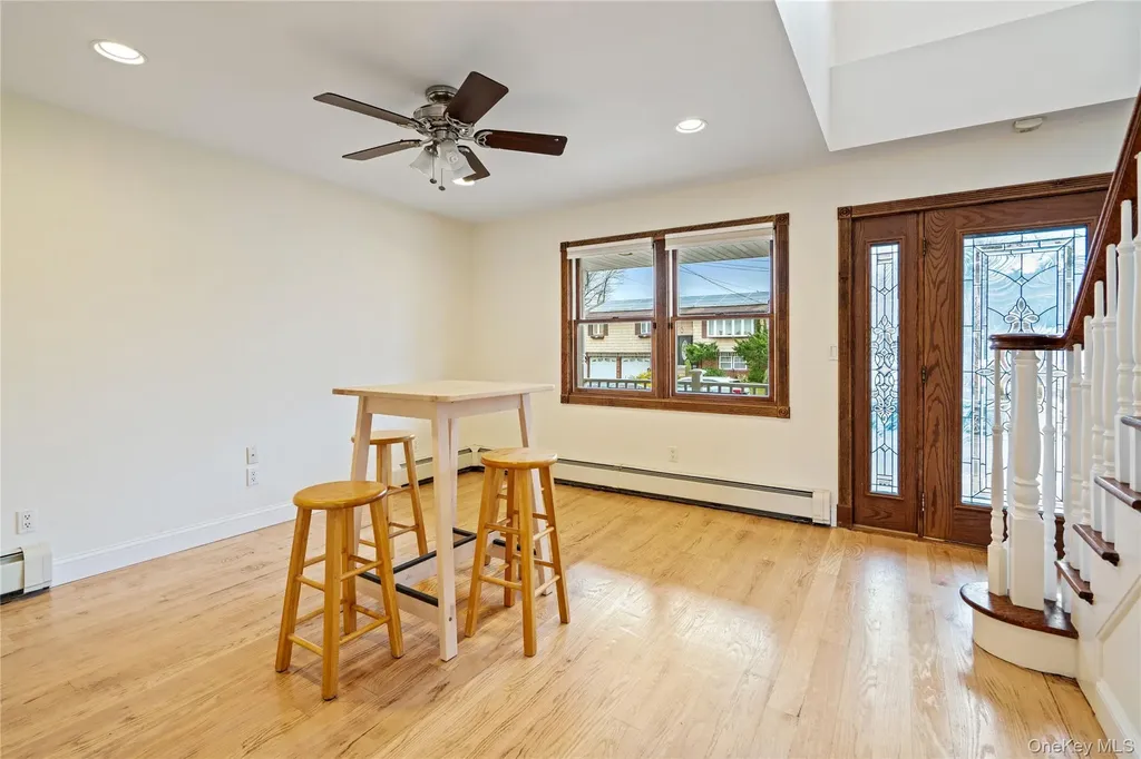 303 Sherbrooke Road Lindenhurst NY 11757