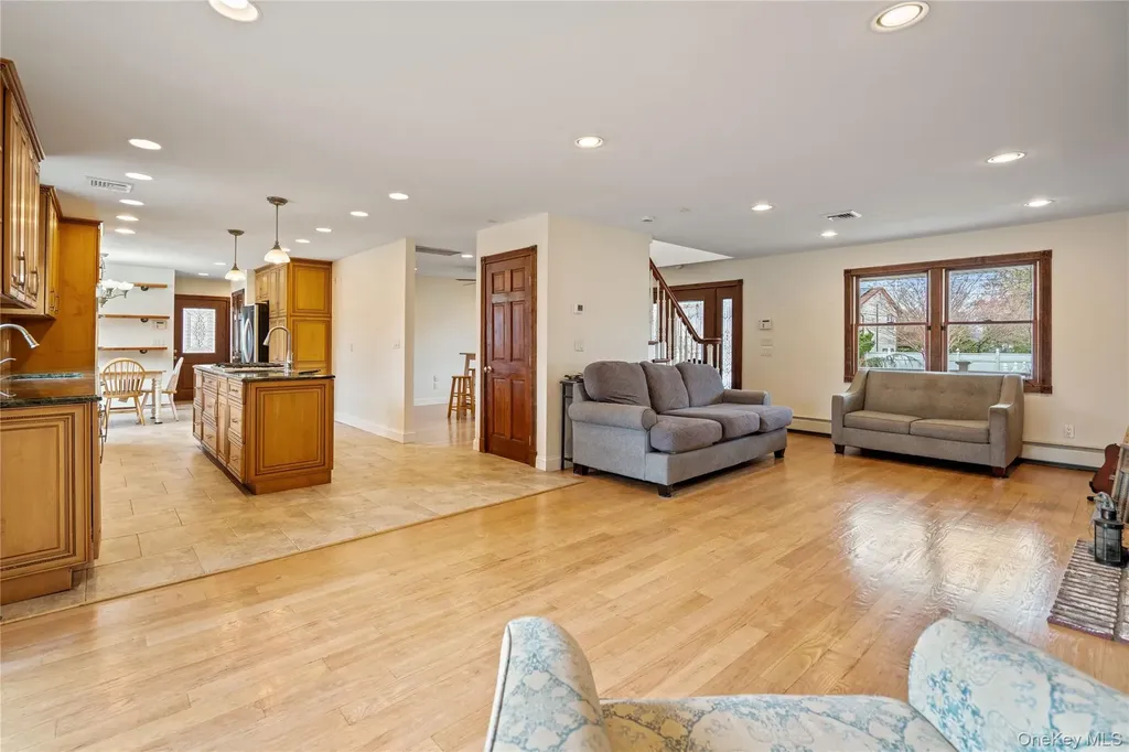 303 Sherbrooke Road Lindenhurst NY 11757
