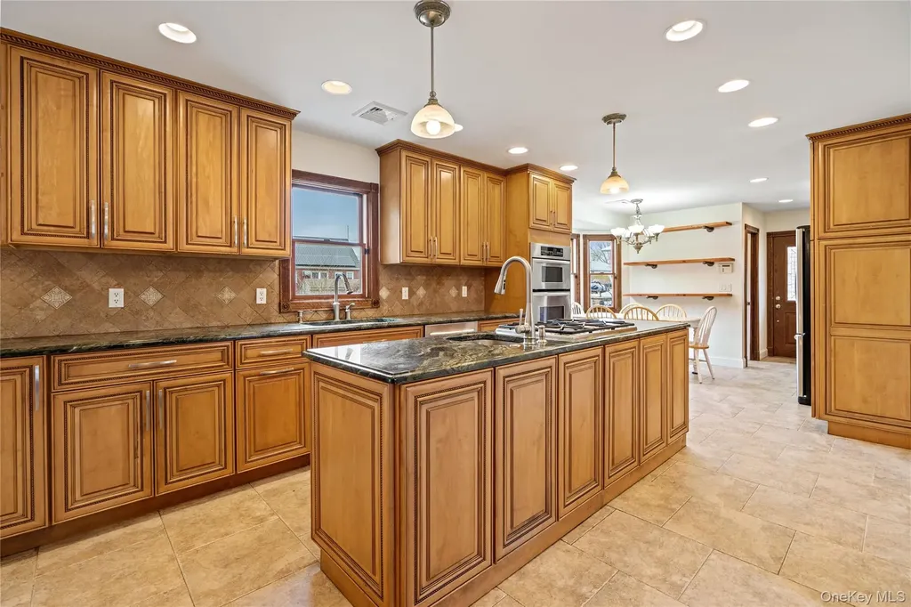 303 Sherbrooke Road Lindenhurst NY 11757