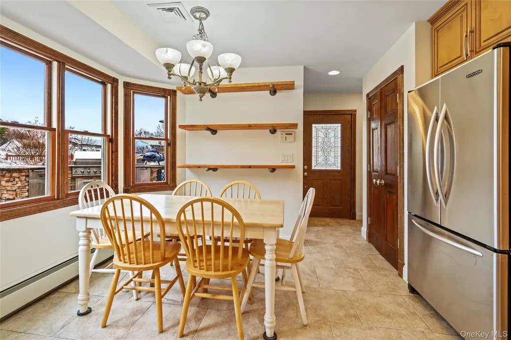 303 Sherbrooke Road Lindenhurst NY 11757