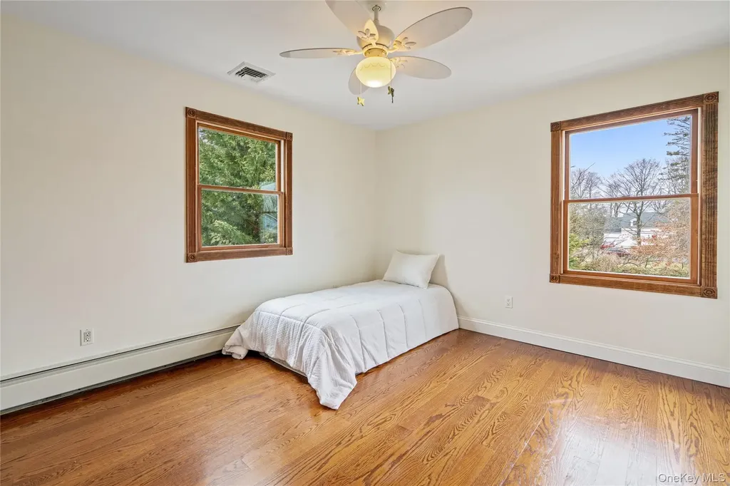 303 Sherbrooke Road Lindenhurst NY 11757
