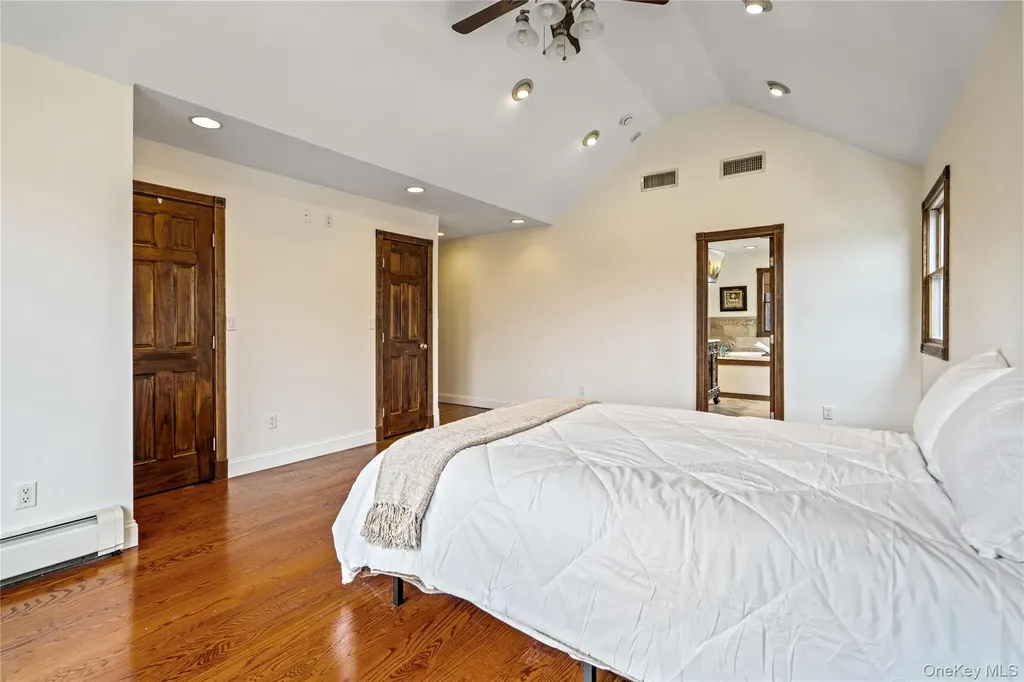 303 Sherbrooke Road Lindenhurst NY 11757