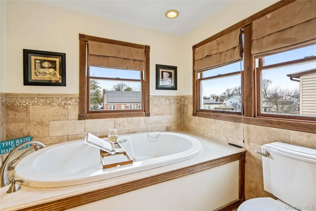 303 Sherbrooke Road Lindenhurst NY 11757
