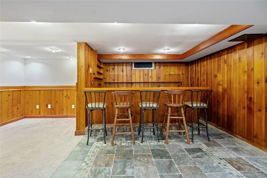 303 Sherbrooke Road Lindenhurst NY 11757