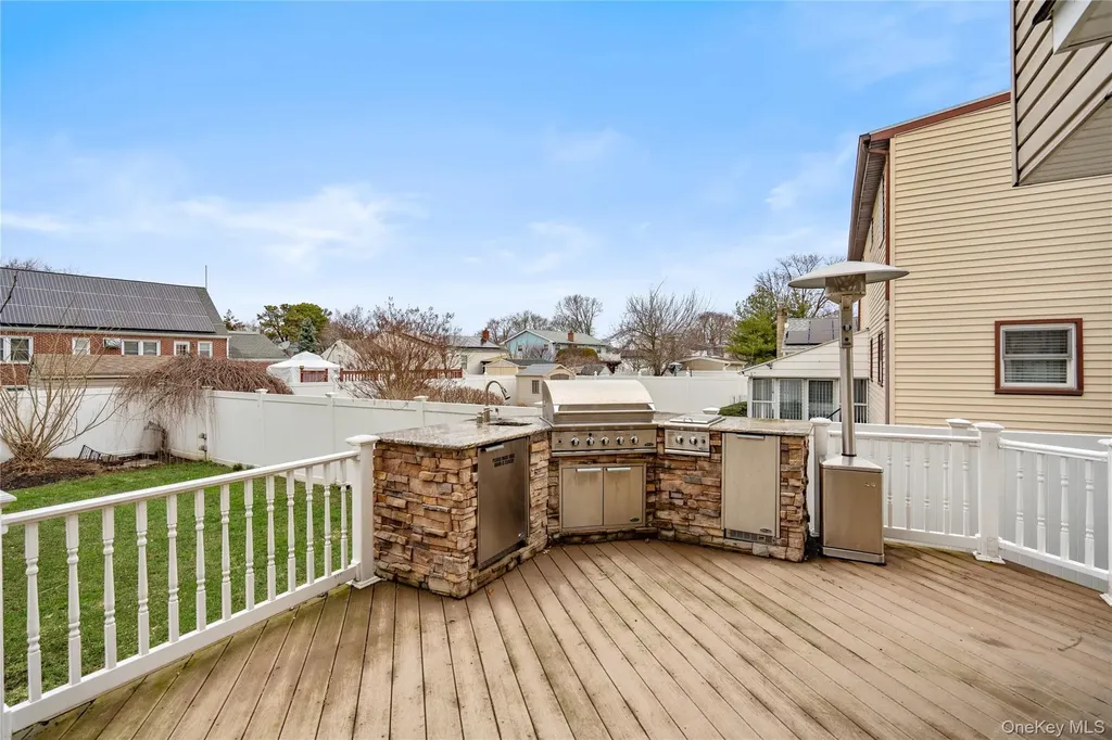 303 Sherbrooke Road Lindenhurst NY 11757
