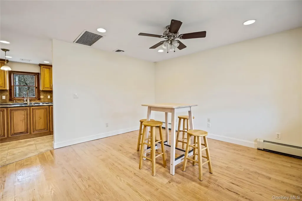 303 Sherbrooke Road Lindenhurst NY 11757