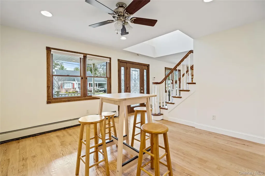 303 Sherbrooke Road Lindenhurst NY 11757