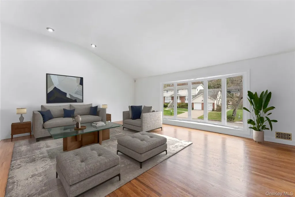 10 Cherry Lane Scarsdale NY 10583