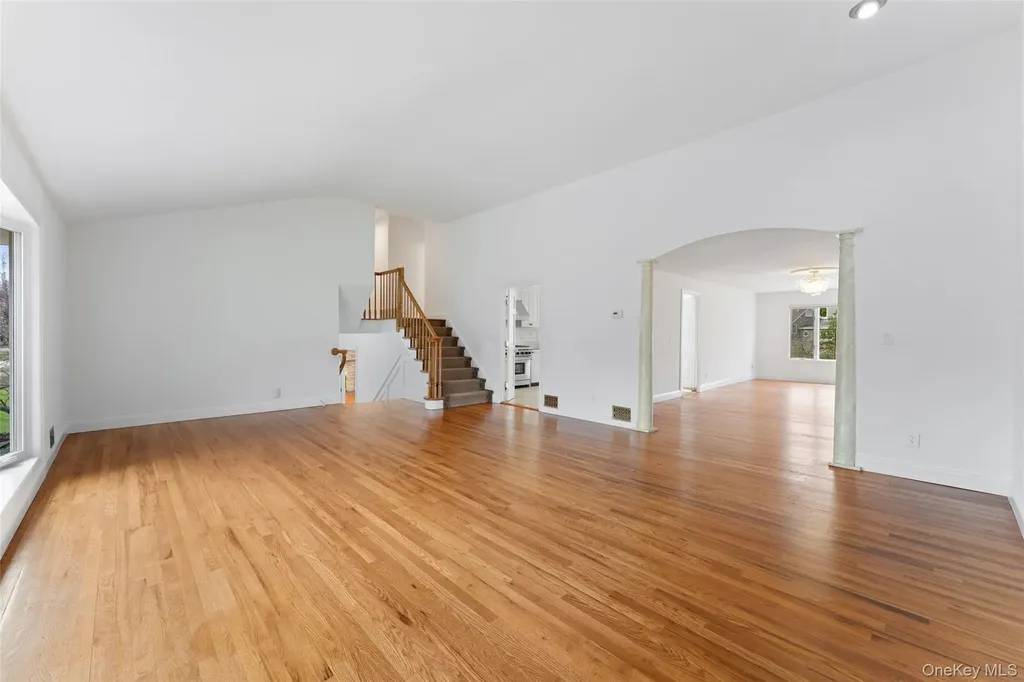 10 Cherry Lane Scarsdale NY 10583