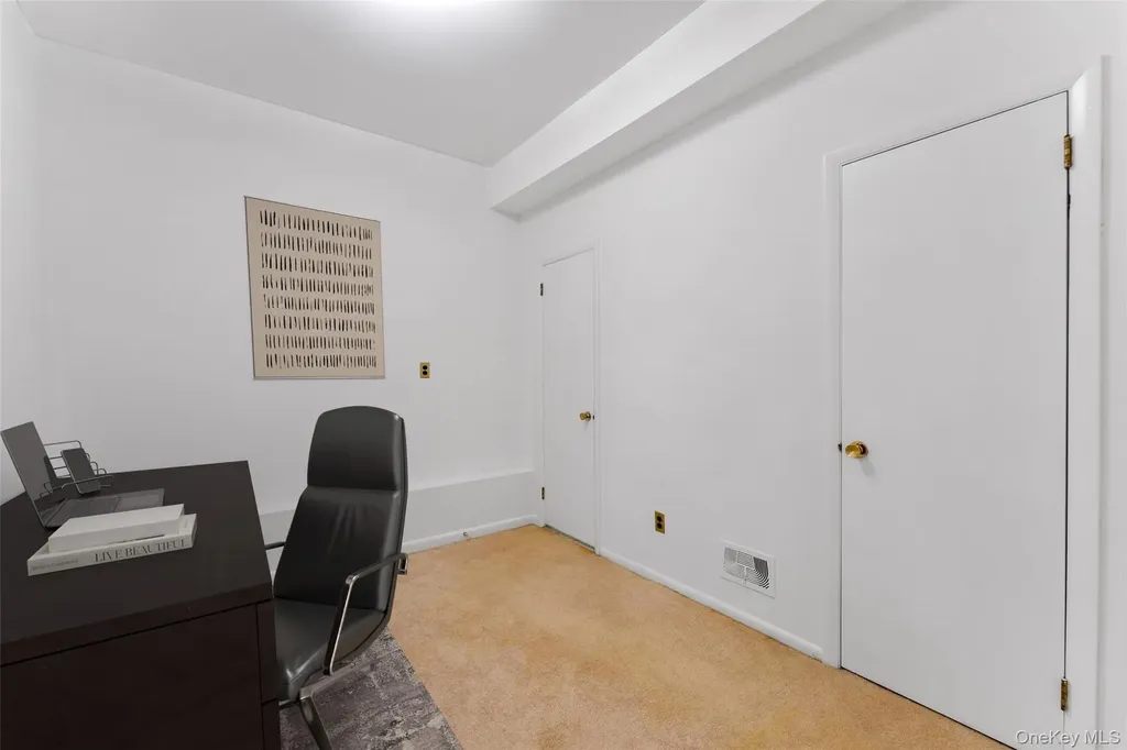 10 Cherry Lane Scarsdale NY 10583