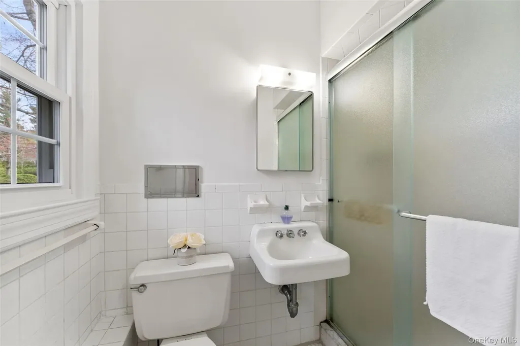 10 Cherry Lane Scarsdale NY 10583