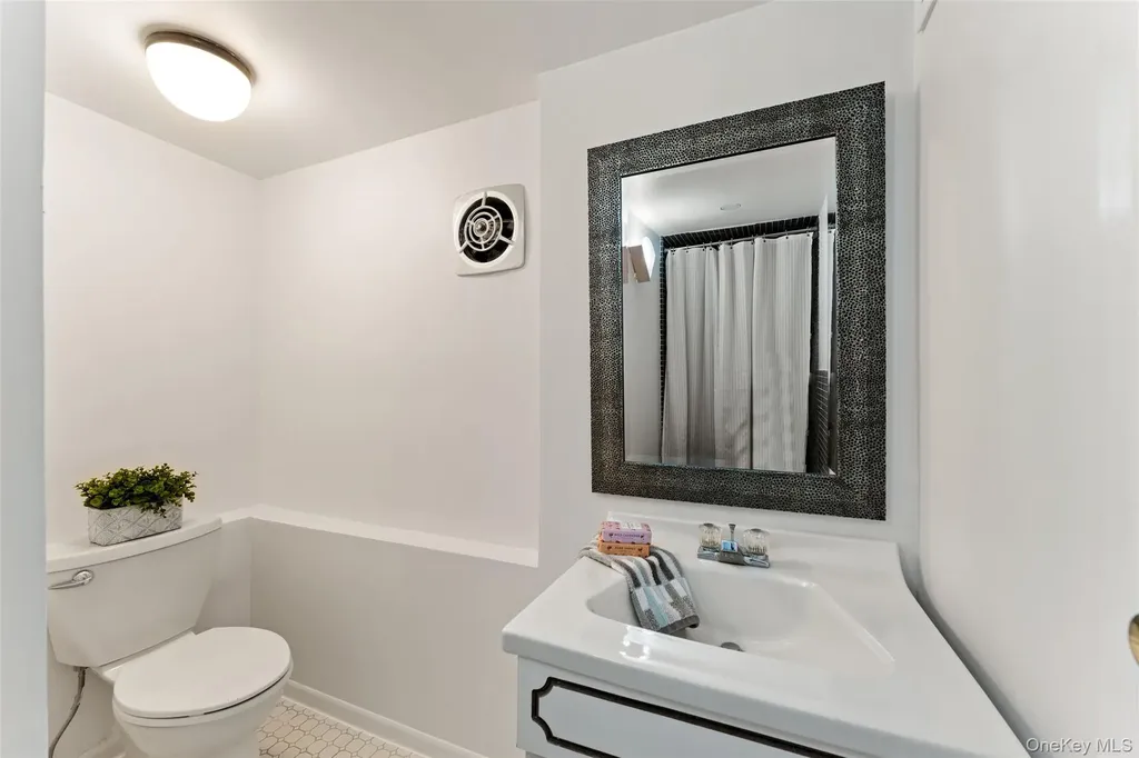 10 Cherry Lane Scarsdale NY 10583