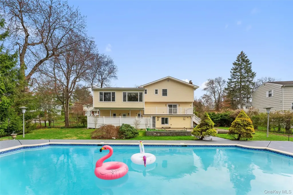 10 Cherry Lane Scarsdale NY 10583