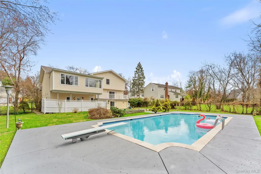 10 Cherry Lane Scarsdale NY 10583