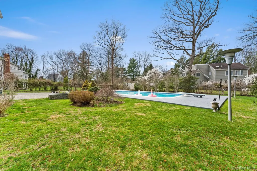 10 Cherry Lane Scarsdale NY 10583