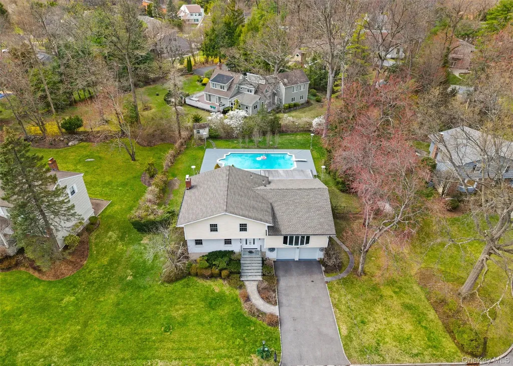 10 Cherry Lane Scarsdale NY 10583