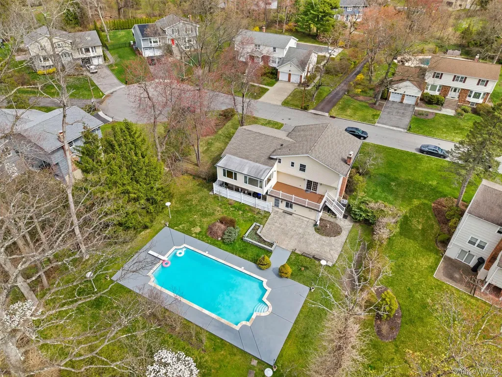 10 Cherry Lane Scarsdale NY 10583