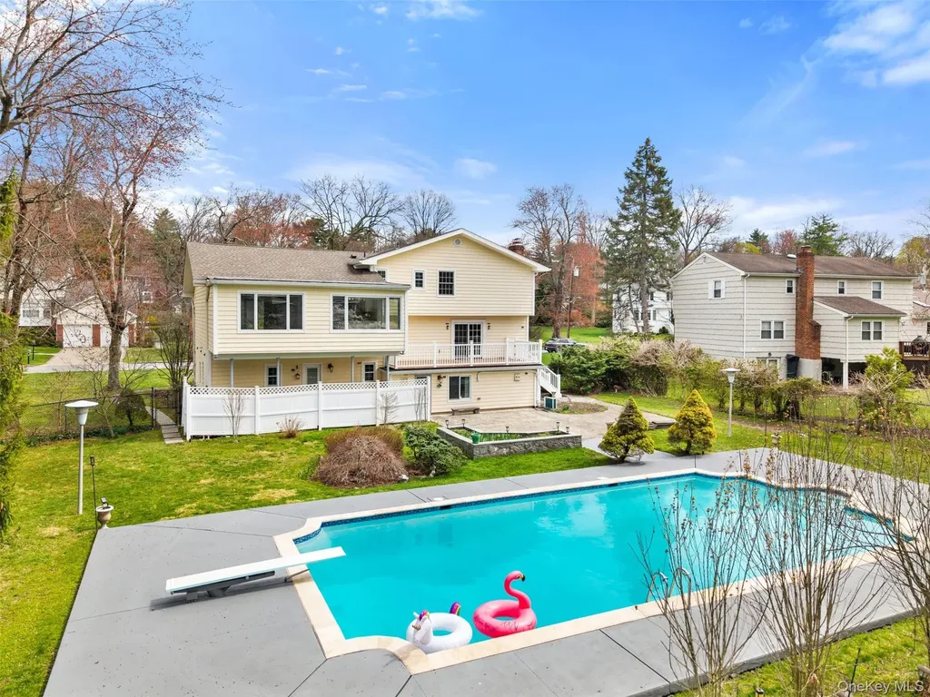 10 Cherry Lane Scarsdale NY 10583