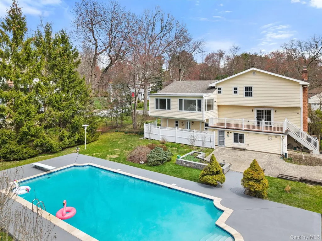 10 Cherry Lane Scarsdale NY 10583