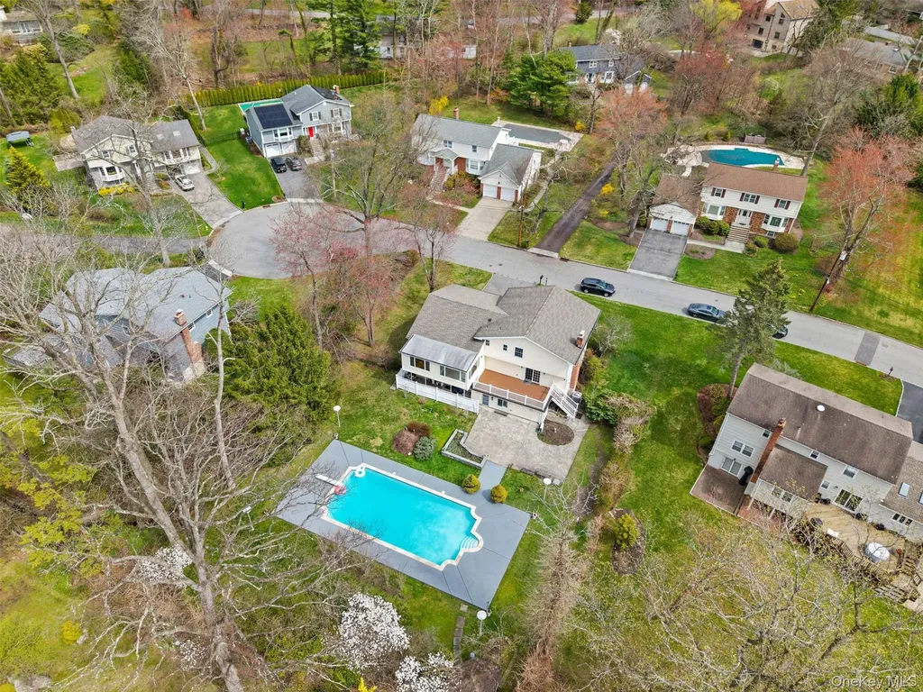 10 Cherry Lane Scarsdale NY 10583