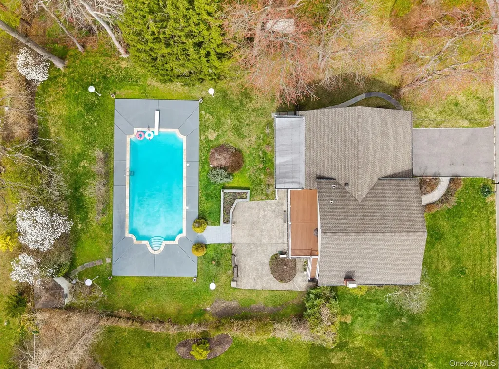 10 Cherry Lane Scarsdale NY 10583
