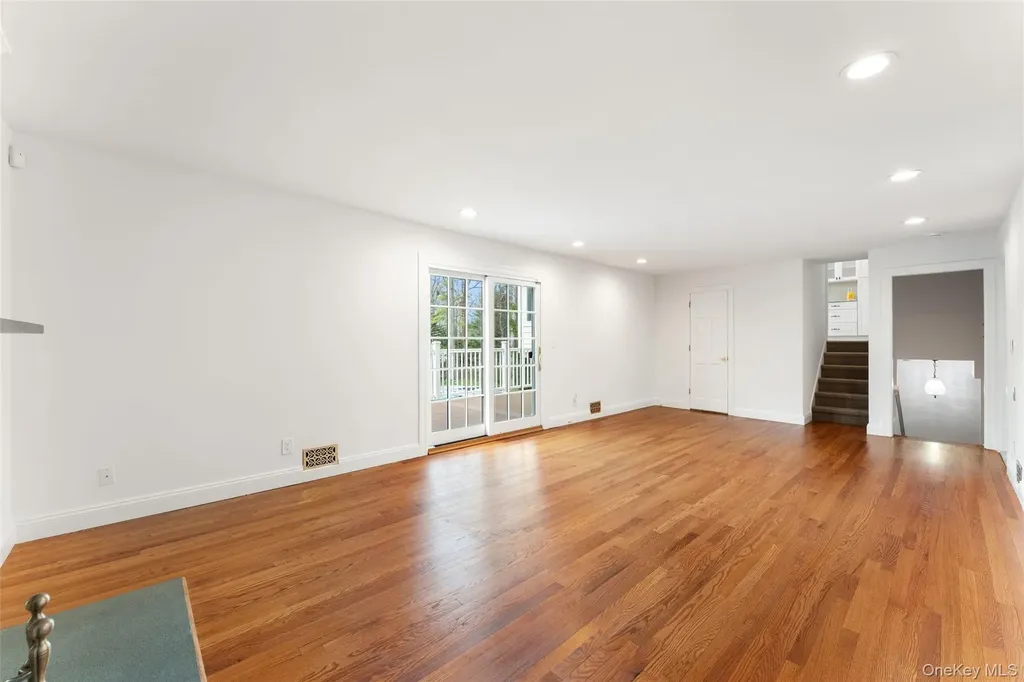 10 Cherry Lane Scarsdale NY 10583