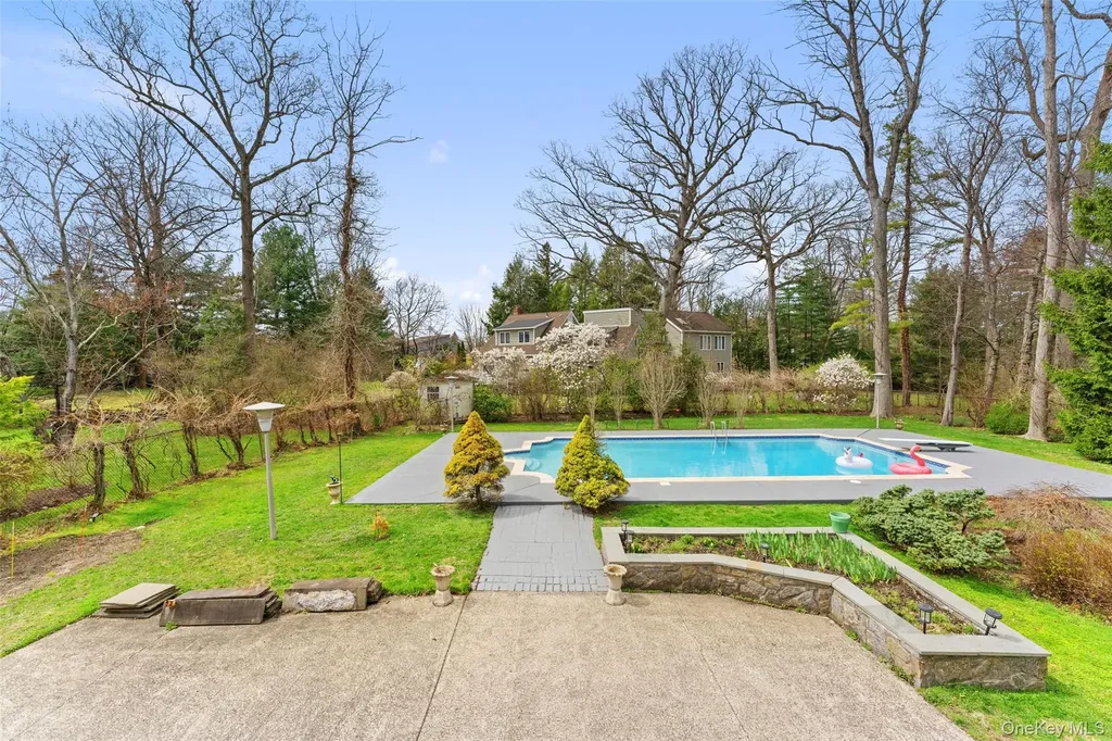 10 Cherry Lane Scarsdale NY 10583