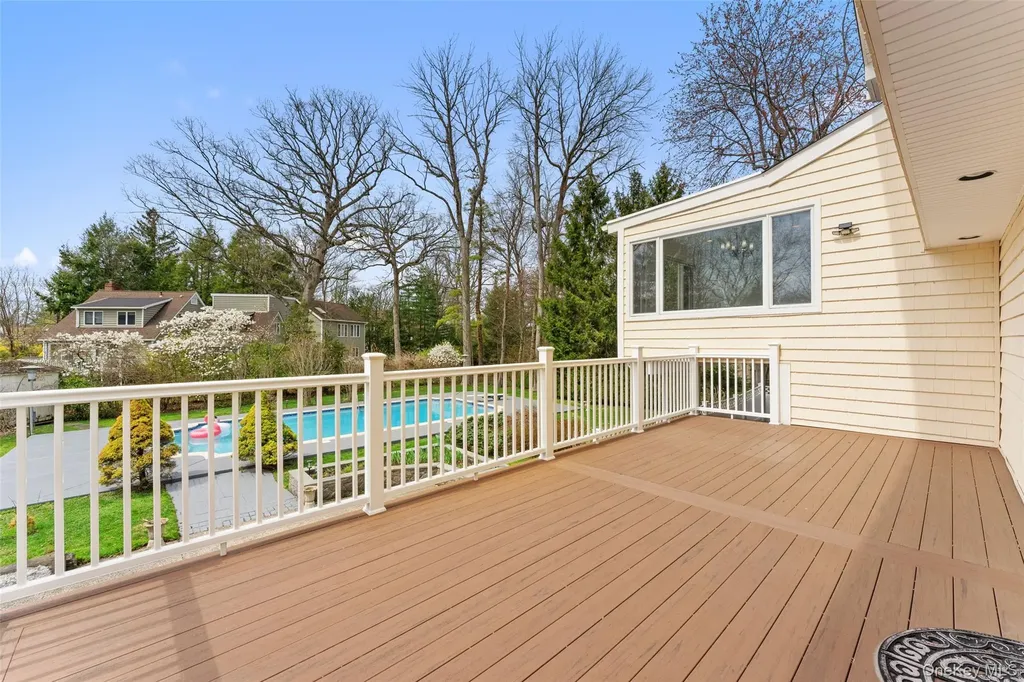 10 Cherry Lane Scarsdale NY 10583