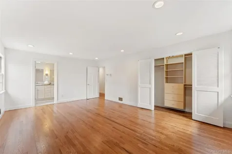 10 Cherry Lane Scarsdale NY 10583