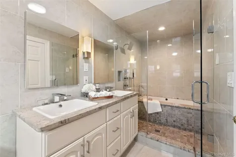 10 Cherry Lane Scarsdale NY 10583
