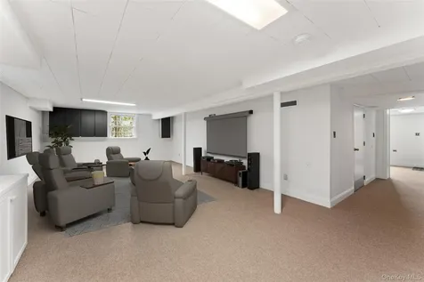 10 Cherry Lane Scarsdale NY 10583