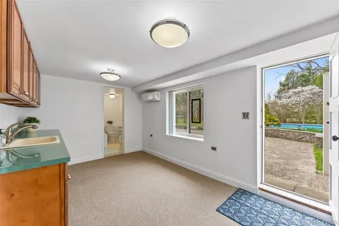 10 Cherry Lane Scarsdale NY 10583