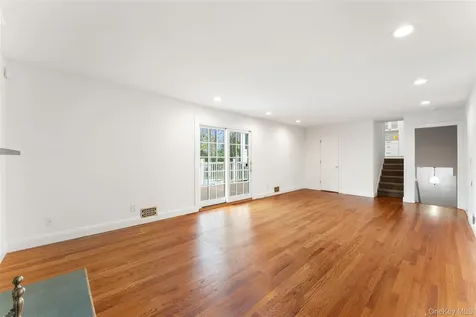 10 Cherry Lane Scarsdale NY 10583