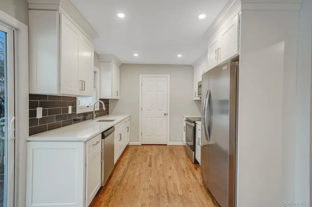 1730 Heckscher Avenue Bay Shore NY 11706