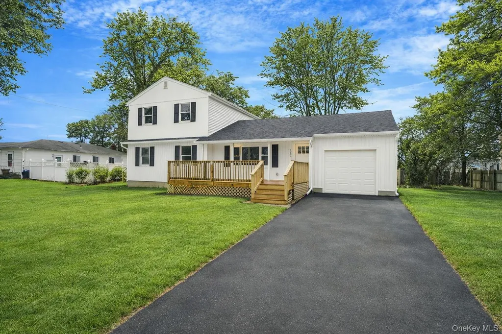 1730 Heckscher Avenue Bay Shore NY 11706