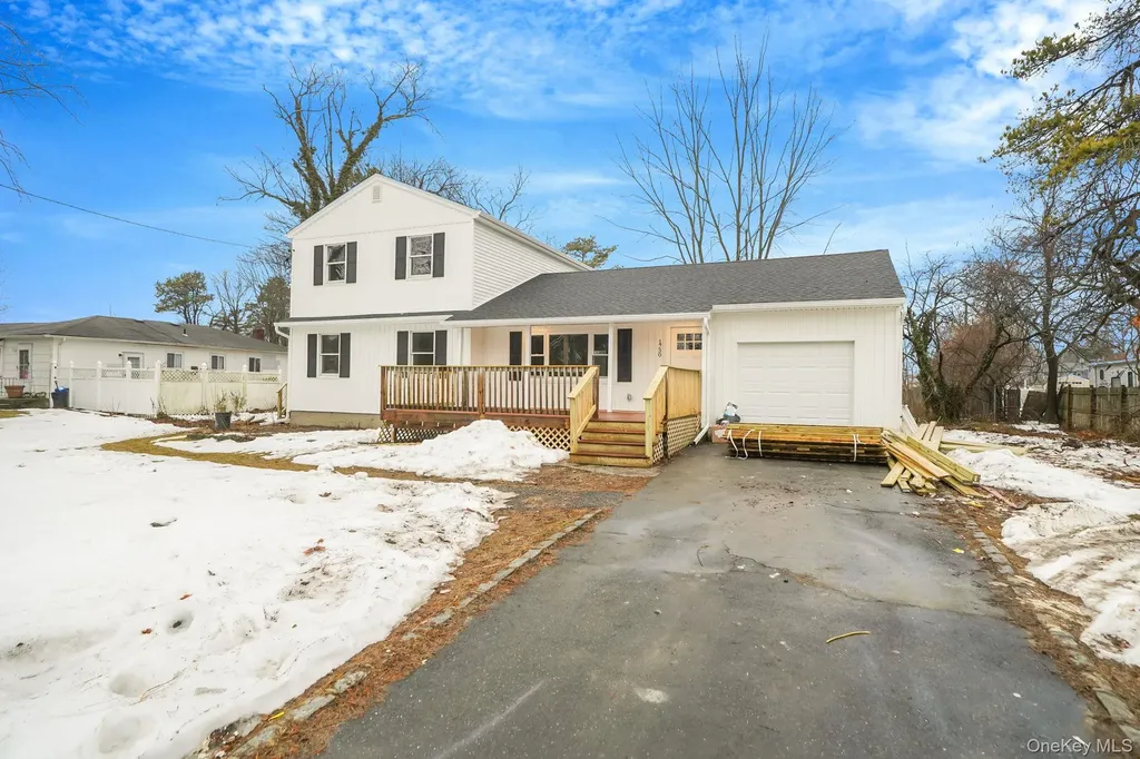 1730 Heckscher Avenue Bay Shore NY 11706