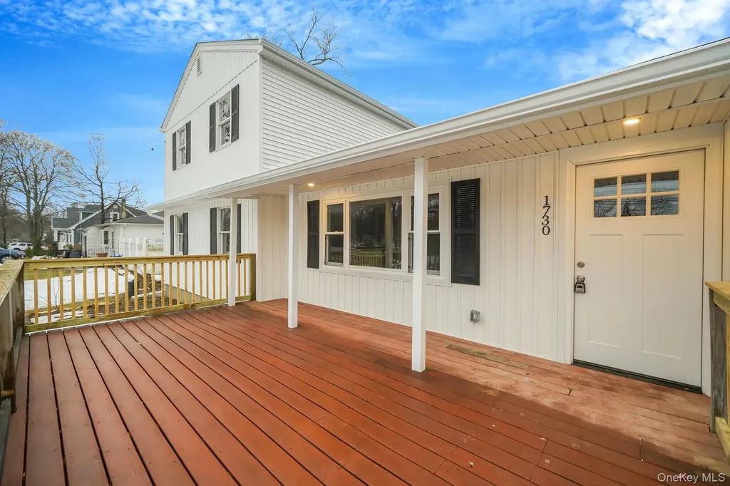 1730 Heckscher Avenue Bay Shore NY 11706