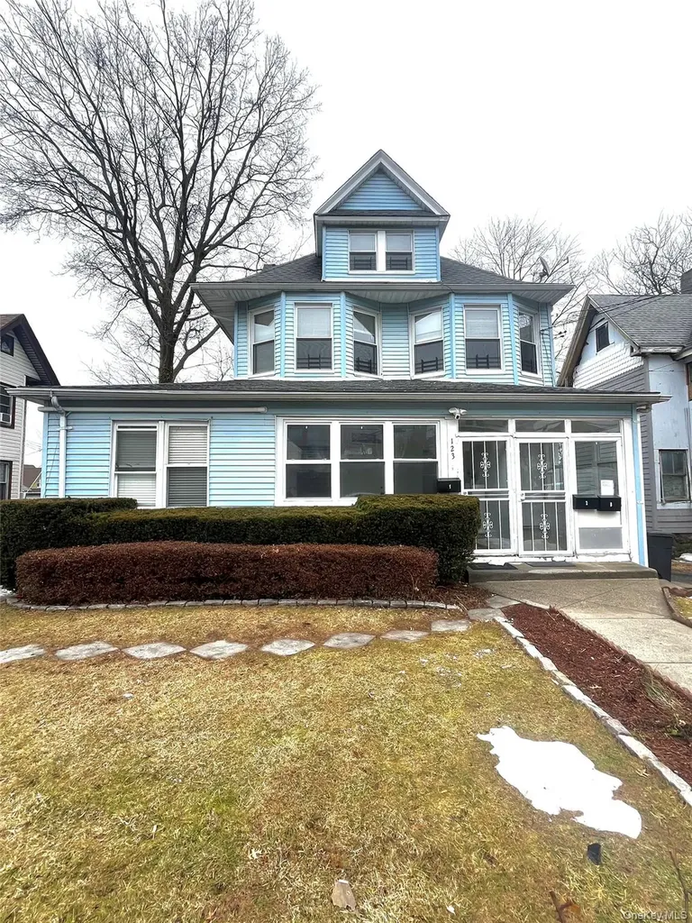 123 Clinton Avenue New Rochelle NY 10801