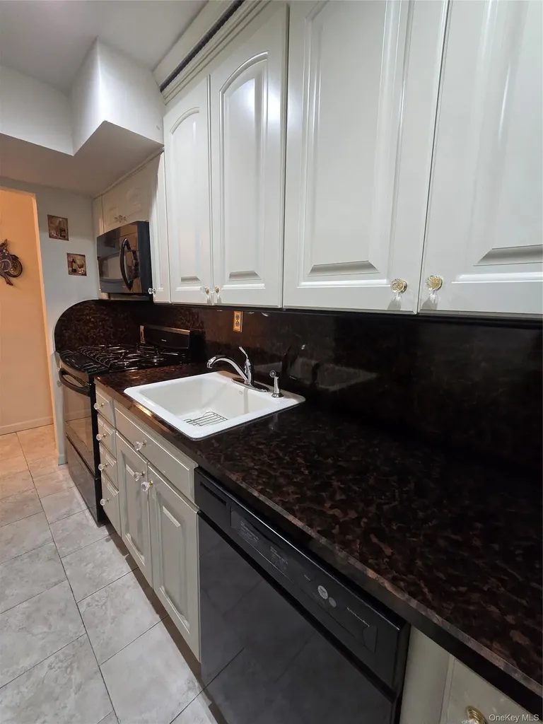 89-40 151th Avenue Howard Beach NY 11414