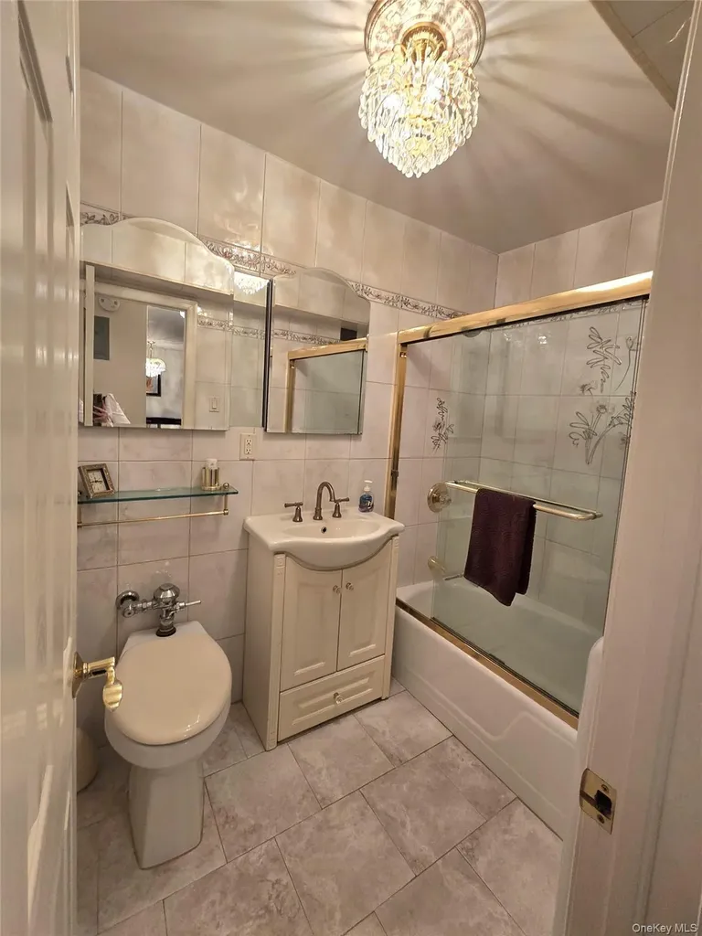 89-40 151th Avenue Howard Beach NY 11414