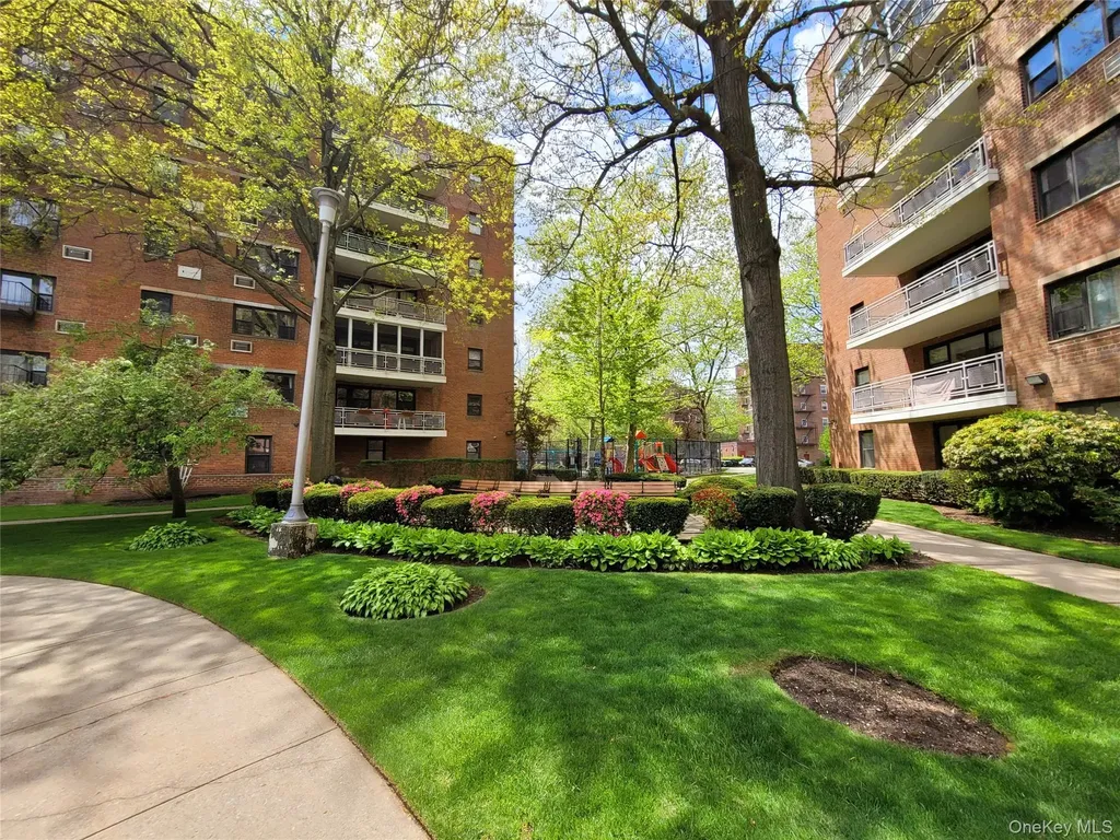 89-40 151th Avenue Howard Beach NY 11414