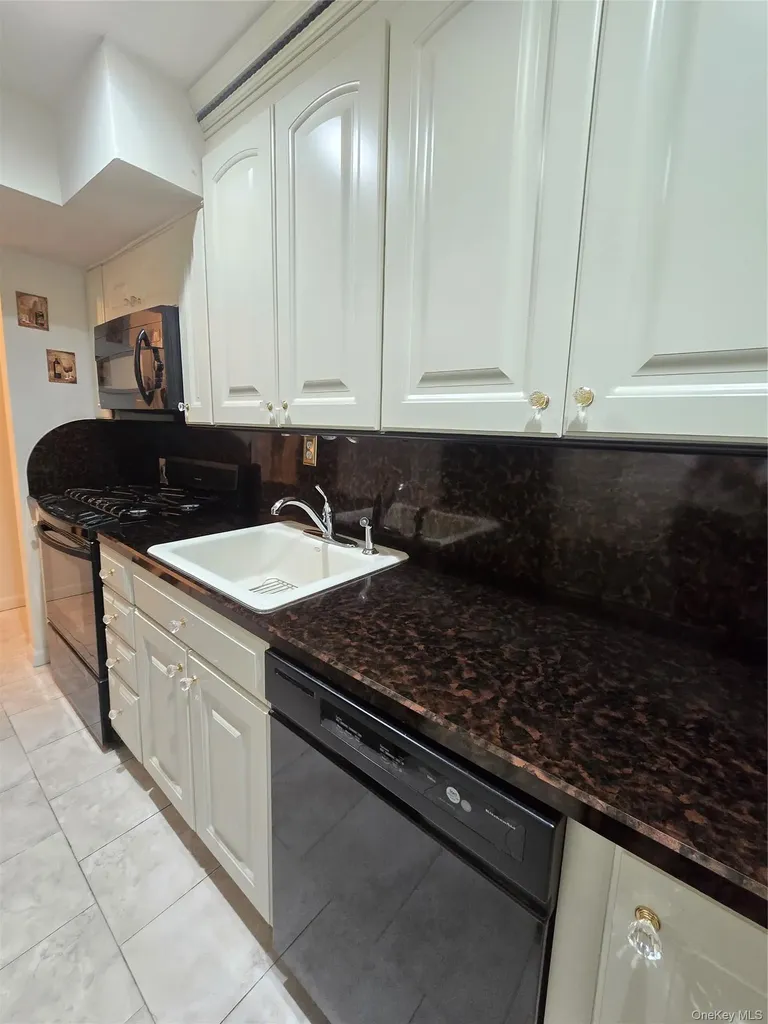 89-40 151th Avenue Howard Beach NY 11414