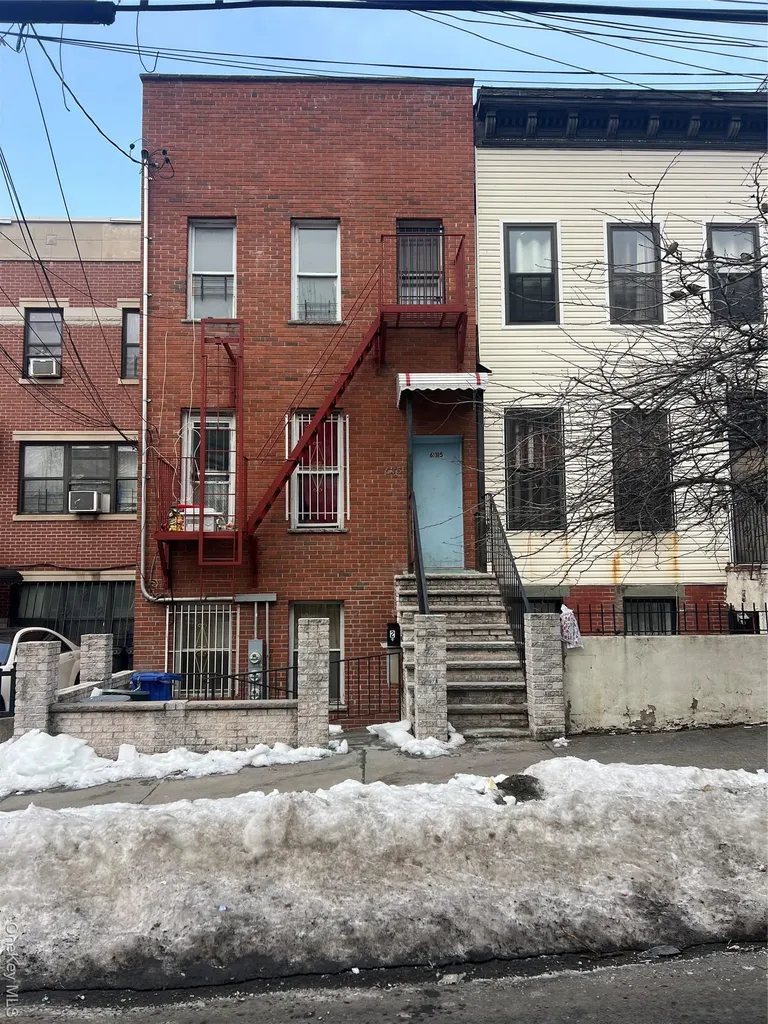 635 Eagle Avenue Bronx NY 10455