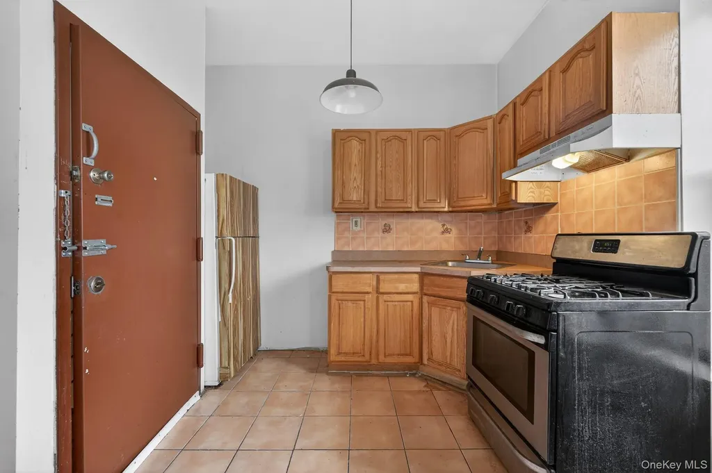 663 Sutter Avenue Brooklyn NY 11207