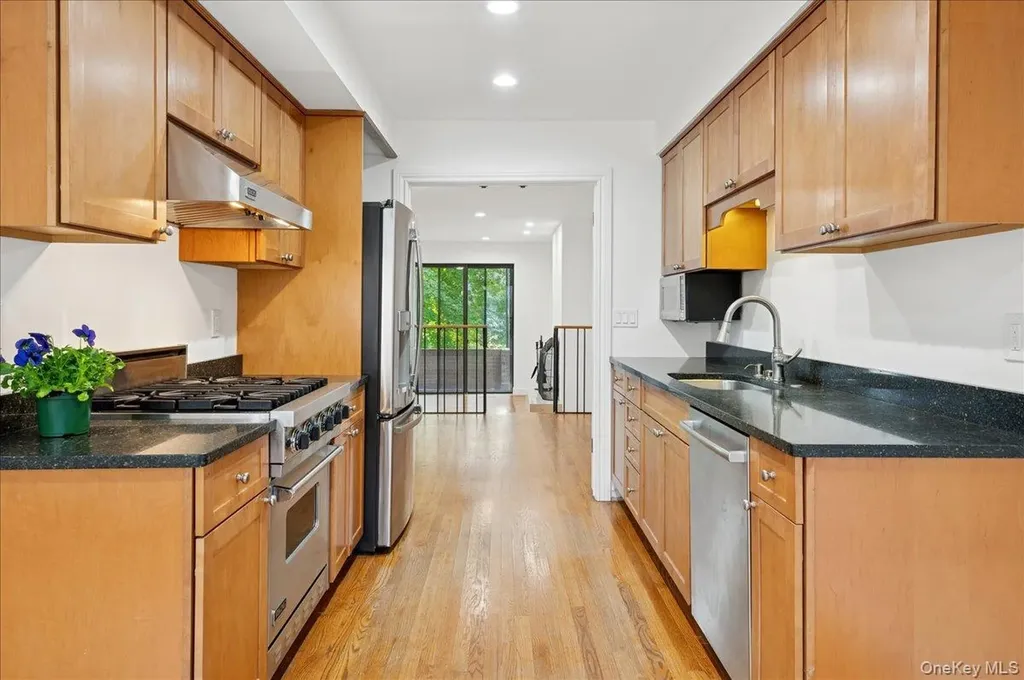 70 Waters Edge Rye NY 10580