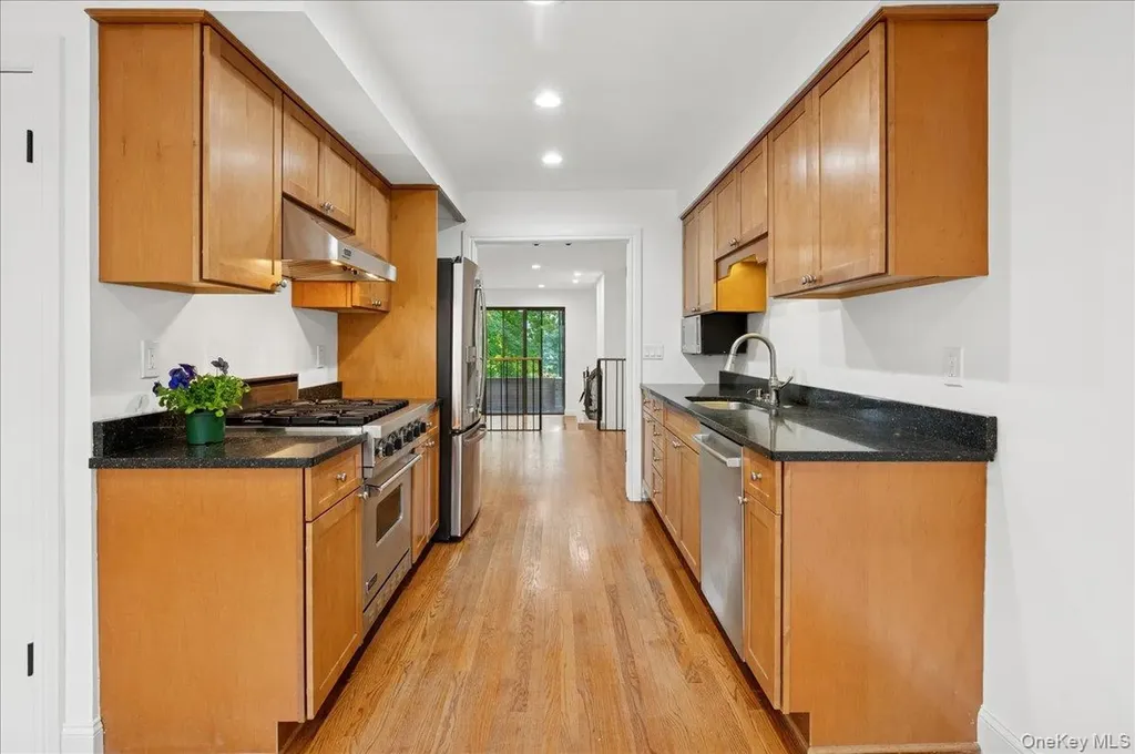 70 Waters Edge Rye NY 10580
