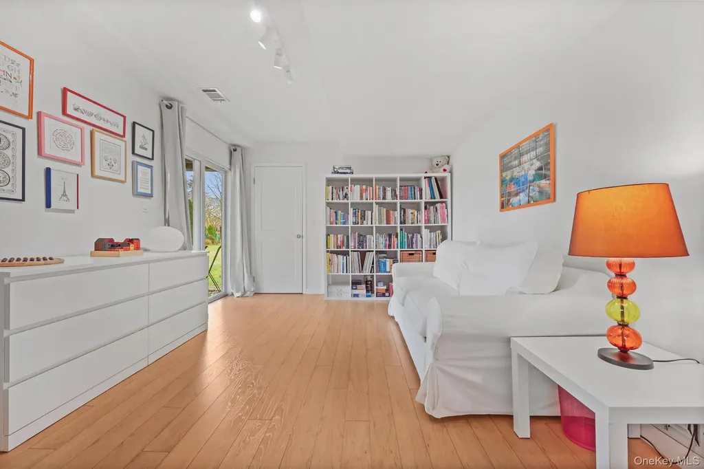 6 Jason Lane Mamaroneck NY 10543