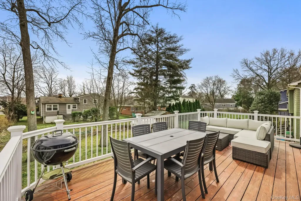 6 Jason Lane Mamaroneck NY 10543