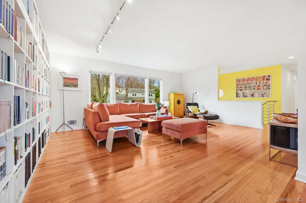 6 Jason Lane Mamaroneck NY 10543