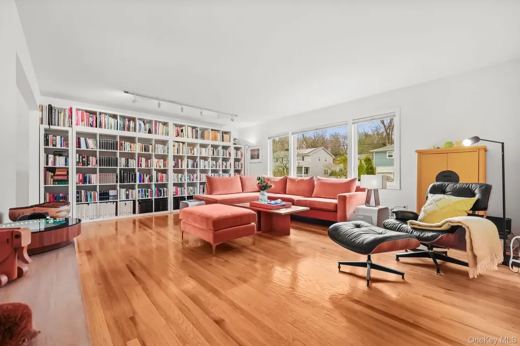 6 Jason Lane Mamaroneck NY 10543